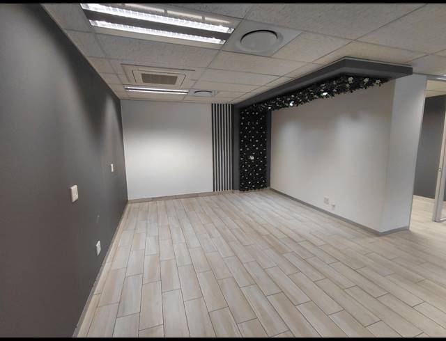 405M² OFFICE TO LET IN BRYANSTON